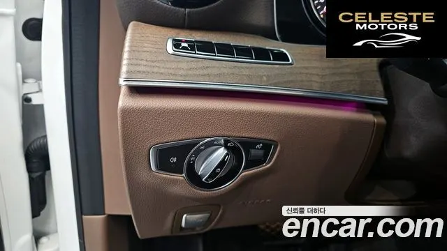 MERCEDES BENZ E-Classe W213 E220d Exclusive 2019 — photo 18 sur 20