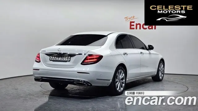 MERCEDES BENZ E-Classe W213 E220d Exclusive 2019 — photo 2 sur 20