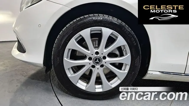 MERCEDES BENZ E-Classe W213 E220d Exclusive 2019 — photo 5 sur 20