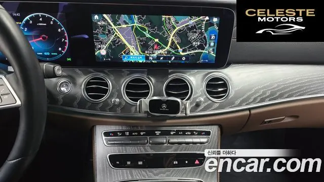 MERCEDES BENZ E-Classe W213 E350 4MATIC Avantgarde 2022 — photo 14 sur 20