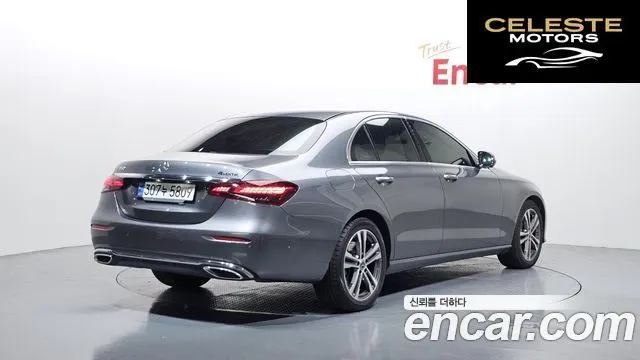 MERCEDES BENZ E-Classe W213 E350 4MATIC Avantgarde 2021 — photo 2 sur 20