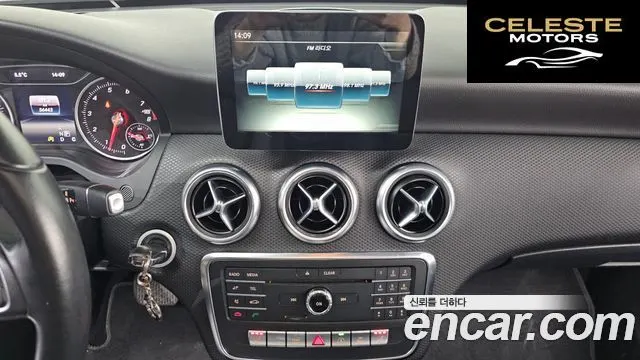 MERCEDES BENZ A-Classe W176 A200 2016 — photo 14 sur 20