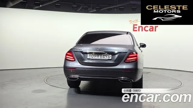 MERCEDES BENZ E-Classe W213 E220d Avantgarde 2019 — photo 4 sur 26