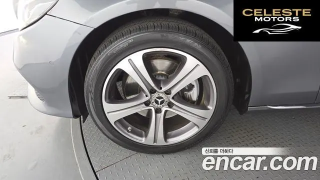 MERCEDES BENZ E-Classe W213 E220d Avantgarde 2019 — photo 5 sur 26