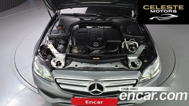 MERCEDES BENZ E-Classe W213 E220d Avantgarde 2019 — photo 6 sur 26