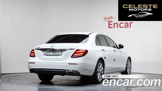 MERCEDES BENZ E-Classe W213 E220d Exclusive 2019 — photo 2 sur 20