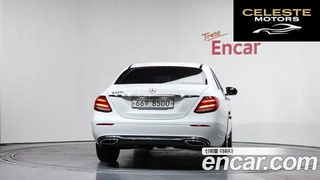 MERCEDES BENZ E-Classe W213 E220d Exclusive 2019 — photo 4 sur 20