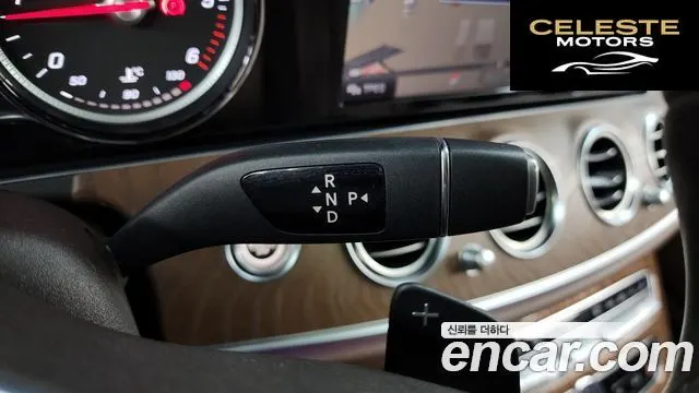 MERCEDES BENZ E-Classe W213 E220d Exclusive 2019 — photo 9 sur 20