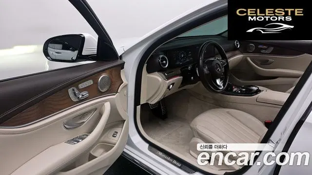 MERCEDES BENZ E-Classe W213 E300 4MATIC Exclusive 2017 — photo 11 sur 20