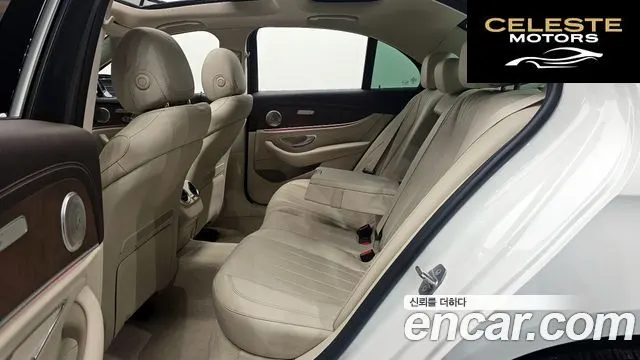 MERCEDES BENZ E-Classe W213 E300 4MATIC Exclusive 2017 — photo 12 sur 20