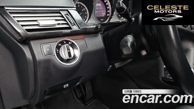 MERCEDES BENZ E-Classe W212 E350 2011 — photo 18 sur 26