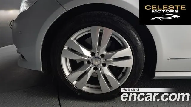 MERCEDES BENZ E-Classe W212 E350 2011 — photo 5 sur 26