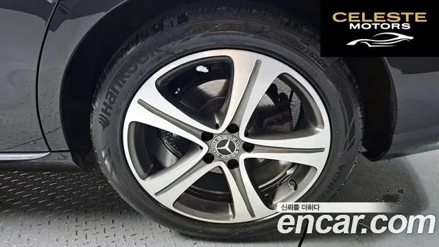 MERCEDES BENZ E-Classe W213 E300 Avantgarde 2019 — photo 4 sur 20
