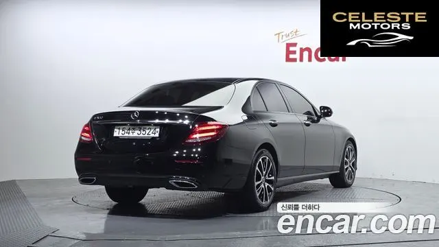 MERCEDES BENZ E-Classe W213 E250 Avantgarde 2020 — photo 2 sur 20