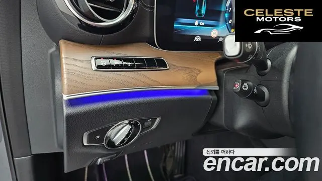 MERCEDES BENZ E-Classe W213 E300 4MATIC Exclusive 2019 — photo 15 sur 26