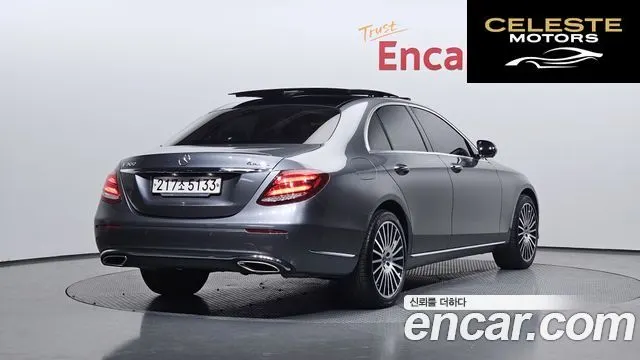 MERCEDES BENZ E-Classe W213 E300 4MATIC Exclusive 2019 — photo 2 sur 26
