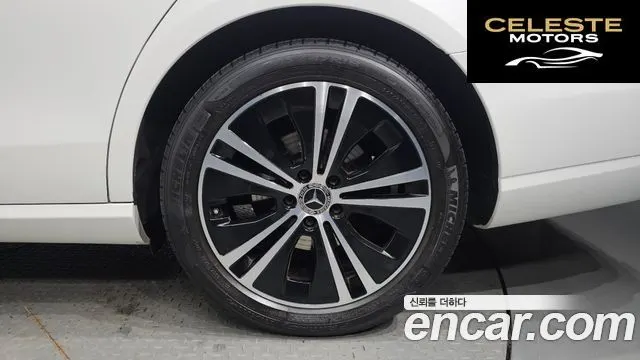 MERCEDES BENZ E-Classe W213 E250 Avantgarde 2021 — photo 5 sur 20