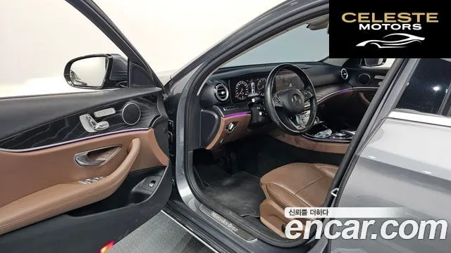 MERCEDES BENZ E-Classe W213 E300 4MATIC Avantgarde 2017 — photo 10 sur 20