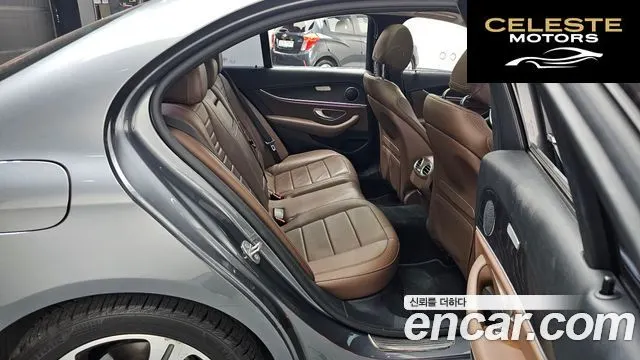 MERCEDES BENZ E-Classe W213 E300 4MATIC Avantgarde 2017 — photo 12 sur 20