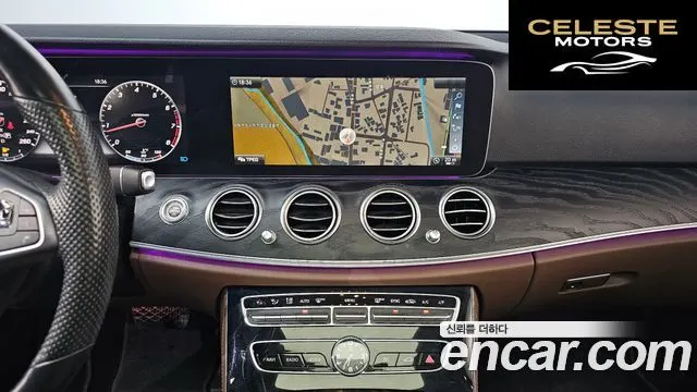 MERCEDES BENZ E-Classe W213 E300 4MATIC Avantgarde 2017 — photo 14 sur 20