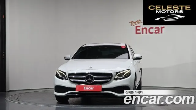 MERCEDES BENZ E-Classe W213 E300 4MATIC Avantgarde 2018 — photo 3 sur 20