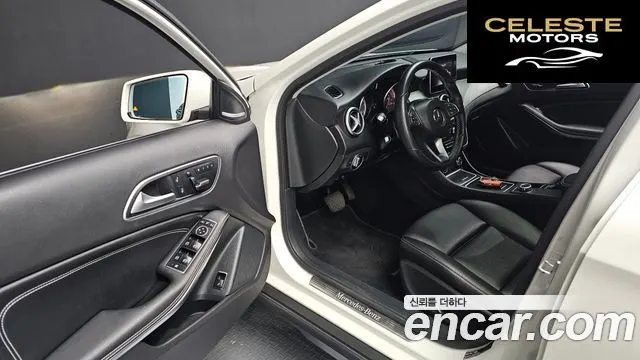 MERCEDES BENZ GLA-Classe X156 GLA200 d 2017 — photo 11 sur 26