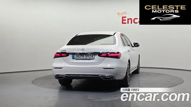 MERCEDES BENZ E-Classe W213 E250 Avantgarde 2021 — photo 4 sur 20