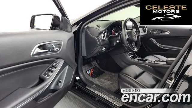 MERCEDES BENZ GLA-Classe X156 GLA220 2018 — photo 10 sur 20