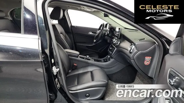 MERCEDES BENZ GLA-Classe X156 GLA220 2018 — photo 11 sur 20
