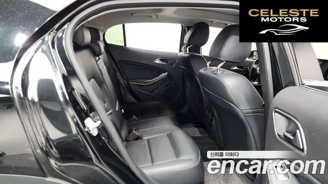 MERCEDES BENZ GLA-Classe X156 GLA220 2018 — photo 12 sur 20