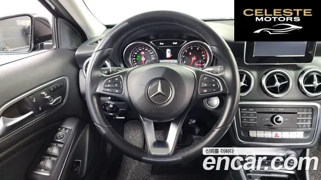 MERCEDES BENZ GLA-Classe X156 GLA220 2018 — photo 13 sur 20