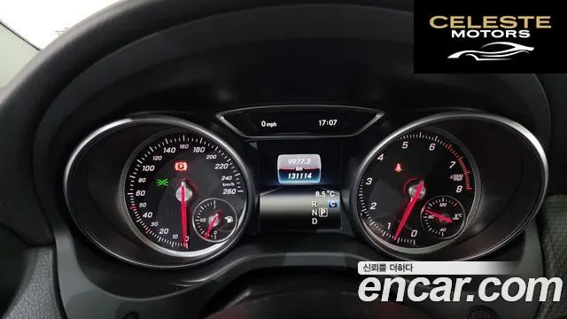 MERCEDES BENZ GLA-Classe X156 GLA220 2018 — photo 8 sur 20
