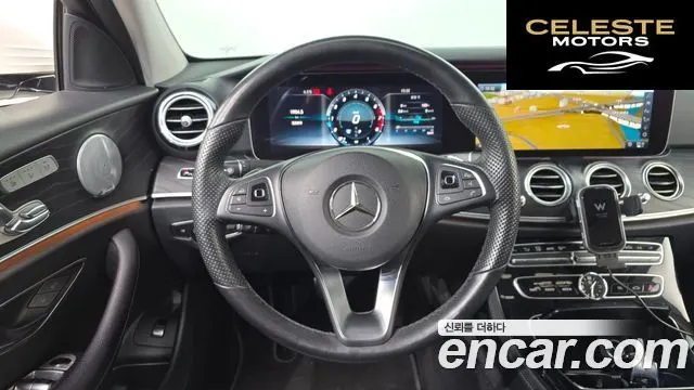 MERCEDES BENZ E-Classe W213 E300 Avantgarde 2018 — photo 13 sur 20