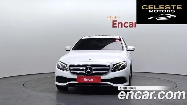 MERCEDES BENZ E-Classe W213 E300 Avantgarde 2018 — photo 3 sur 20
