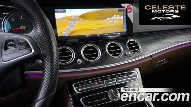 MERCEDES BENZ E-Classe W213 E220d Avantgarde 2017 — photo 13 sur 20