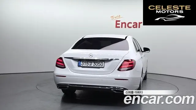 MERCEDES BENZ E-Classe W213 E220d Avantgarde 2017 — photo 4 sur 20