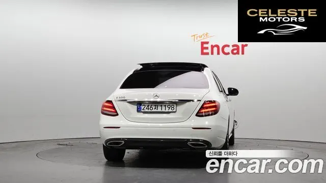 MERCEDES BENZ E-Classe W213 E300 Avantgarde 2017 — photo 4 sur 20