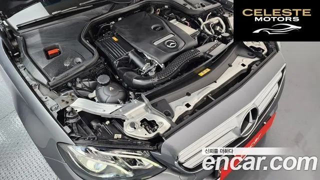 MERCEDES BENZ E-Classe W213 E200 Avantgarde 2018 — photo 6 sur 26
