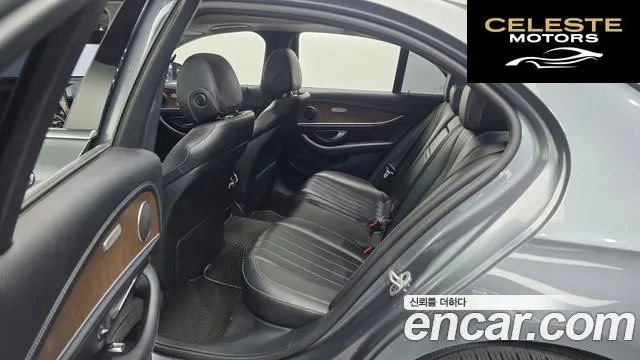 MERCEDES BENZ E-Classe W213 E220d 4MATIC Exclusive 2019 — photo 11 sur 20