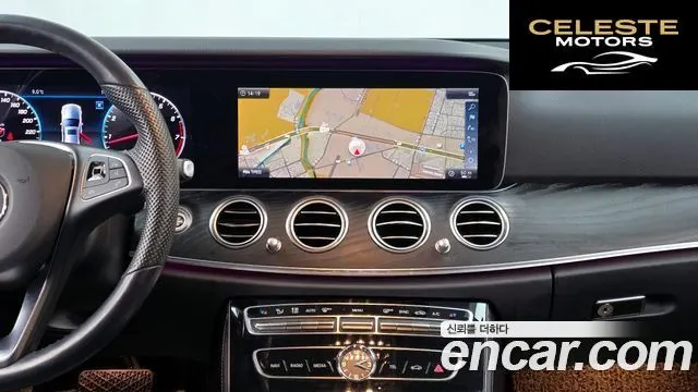 MERCEDES BENZ E-Classe W213 E300 4MATIC Avantgarde 2018 — photo 14 sur 20