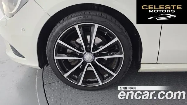 MERCEDES BENZ CLA-Classe C117 CLA200 CDI 2015 — photo 5 sur 20