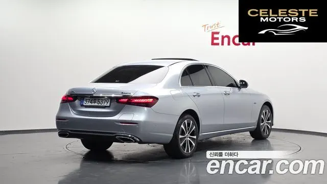 MERCEDES BENZ E-Classe W213 E300e 4MATIC Exclusive 2021 — photo 2 sur 20