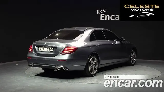 MERCEDES BENZ E-Classe W213 E300 Avantgarde 2019 — photo 2 sur 20