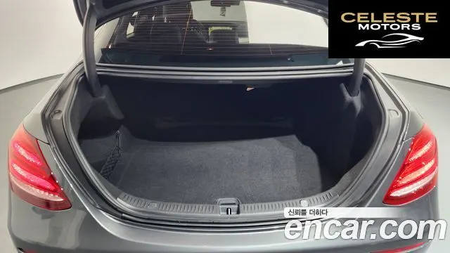 MERCEDES BENZ E-Classe W213 E200 Avantgarde 2018 — photo 20 sur 26