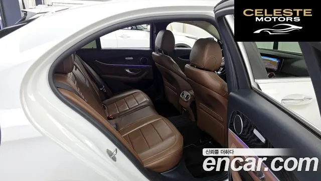 MERCEDES BENZ E-Classe W213 E300 Avantgarde 2017 — photo 12 sur 20