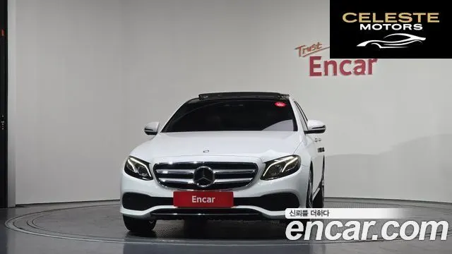 MERCEDES BENZ E-Classe W213 E300 Avantgarde 2017 — photo 3 sur 20