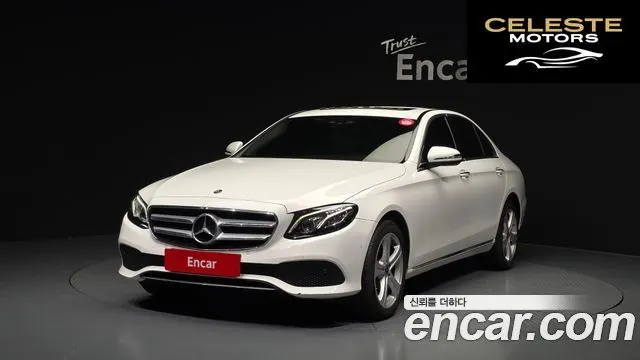 MERCEDES BENZ E-Classe W213 E220d 4MATIC Avantgarde 2017 — photo 1 sur 20
