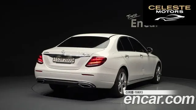 MERCEDES BENZ E-Classe W213 E220d 4MATIC Avantgarde 2017 — photo 2 sur 20