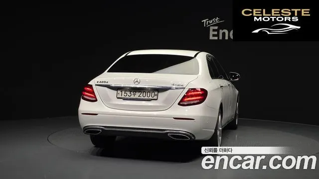 MERCEDES BENZ E-Classe W213 E220d 4MATIC Avantgarde 2017 — photo 4 sur 20
