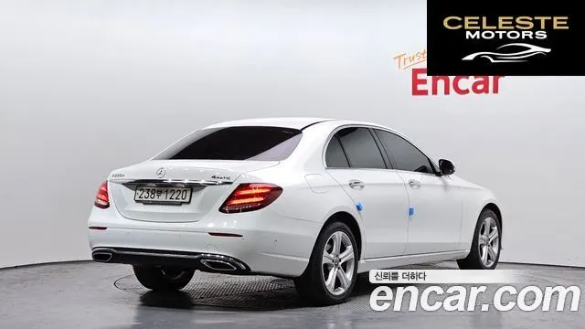 MERCEDES BENZ E-Classe W213 E220d 4MATIC Avantgarde 2018 — photo 2 sur 20